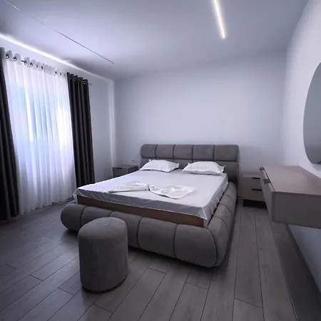 Lakeside Palms Villa Tirana